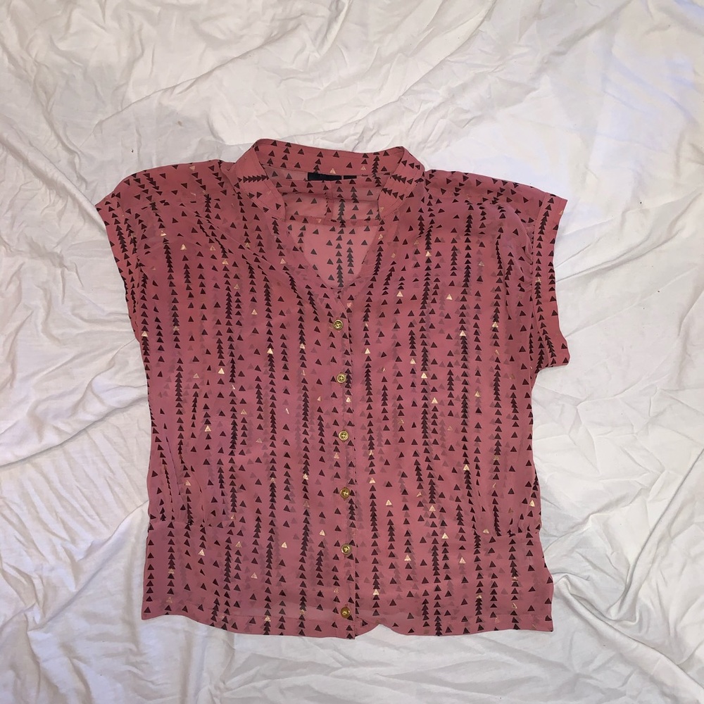 Short sleeve salmon colored sheet button up